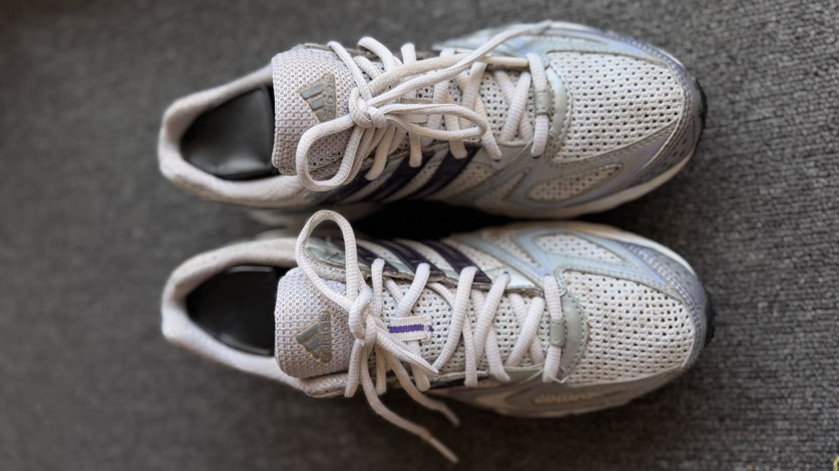 Adidas Scarpe da donna: Adidas Adistar Control 5 femmes taille 39.5 – Usato da Bulle venduto da LeMoleson 1