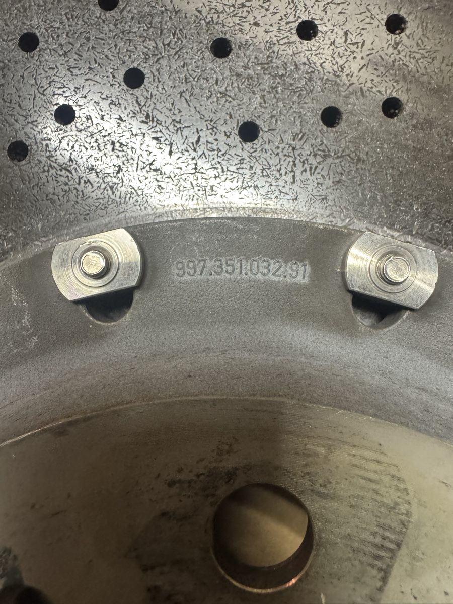 Porsche Tutti pezzi di ricambio auto: 4 Disques en céramique Porsche Gen. 997 – Usato da Neuchâtel venduto da CP-AUTOS 2