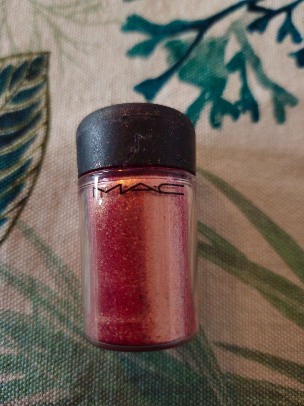 Mac Cosmetics Make-up: MAC Pigment Rose – Usato da Zürich venduto da SkullLady88
