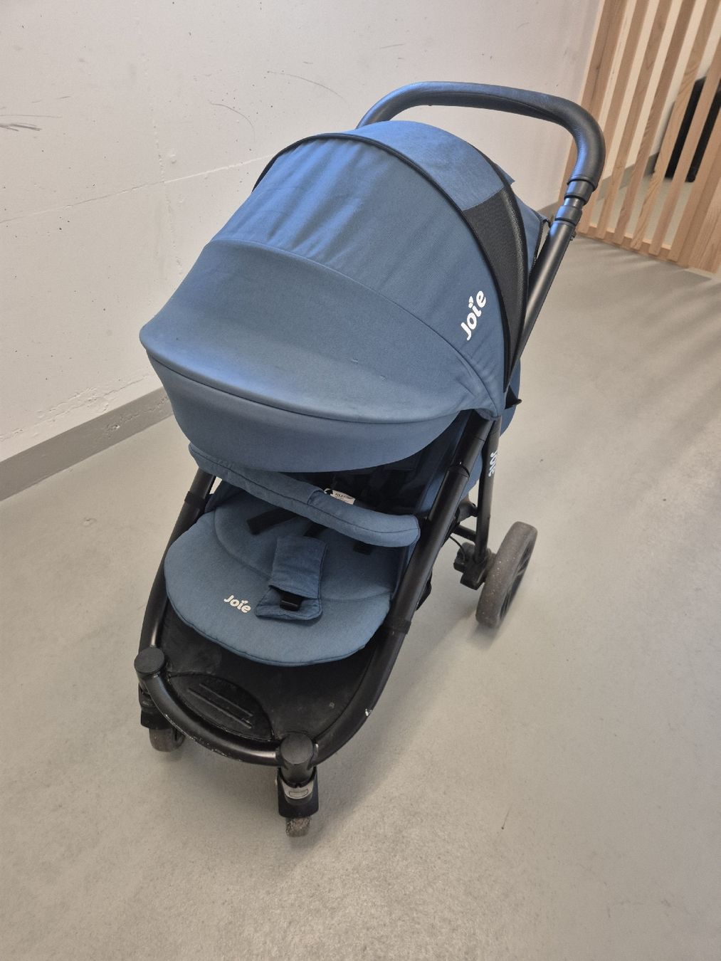 Joie Carrozzine: Joie Kinderwagen Litetrax Blau – Usato da Root venduto da kor_9czx 2