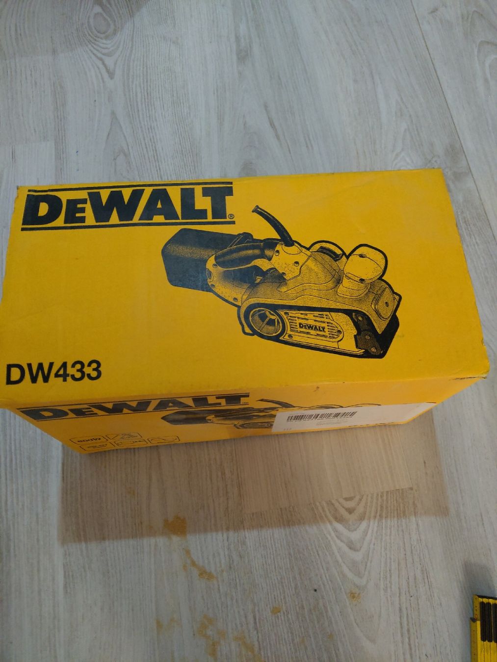 Dewalt Aiguiseuses & polisseuses: DeWalt Bandschleifer mit Ersatzbändern – D'occasion à Häuslenen par Inlepaya2000 3