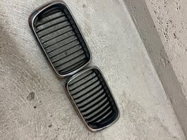 Front Grill „Nire” BMW e36