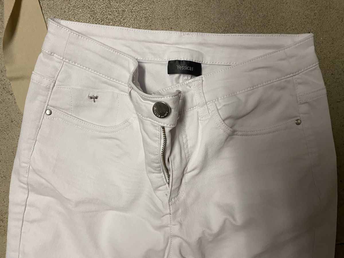Pantaloni: Hosen weiss – Usato da Luzern venduto da oli_6x2r 1