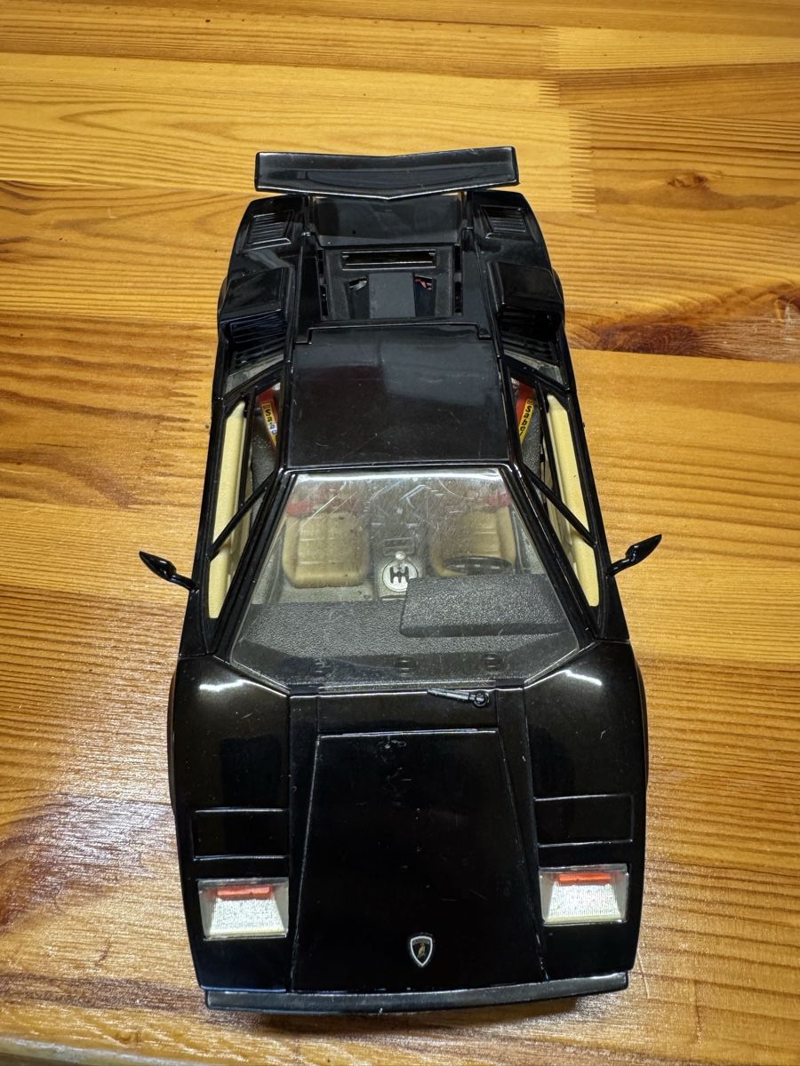 Lamborghini Modellautos: Modellauto Lamborghini Countach schwarz Massstab 1:18 – Neu (gemäss Beschreibung) aus Bubendorf von amu_6yxf