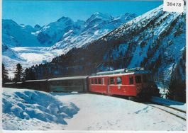Berninabahn im Winter en hiver