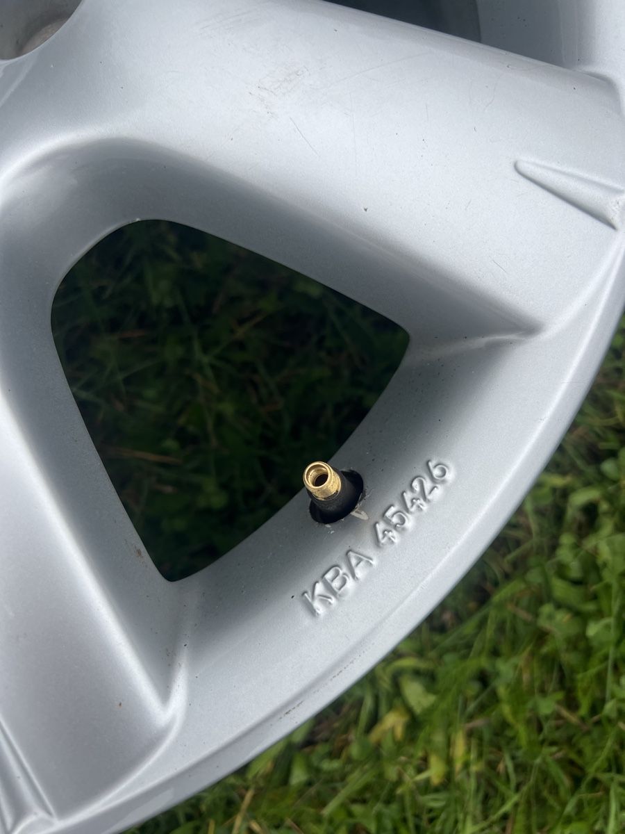 Volkswagen Cerchioni: Jantes VW 17 pouces 5x130 – Usato da sonceboz-sombeval venduto da vera040 5