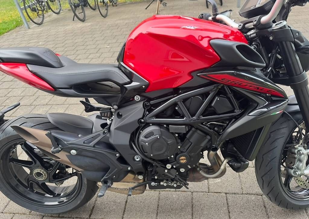 Strada: MV Agusta Brutale 800 (35kv) – Usato da Allschwil venduto da inf_8rtn