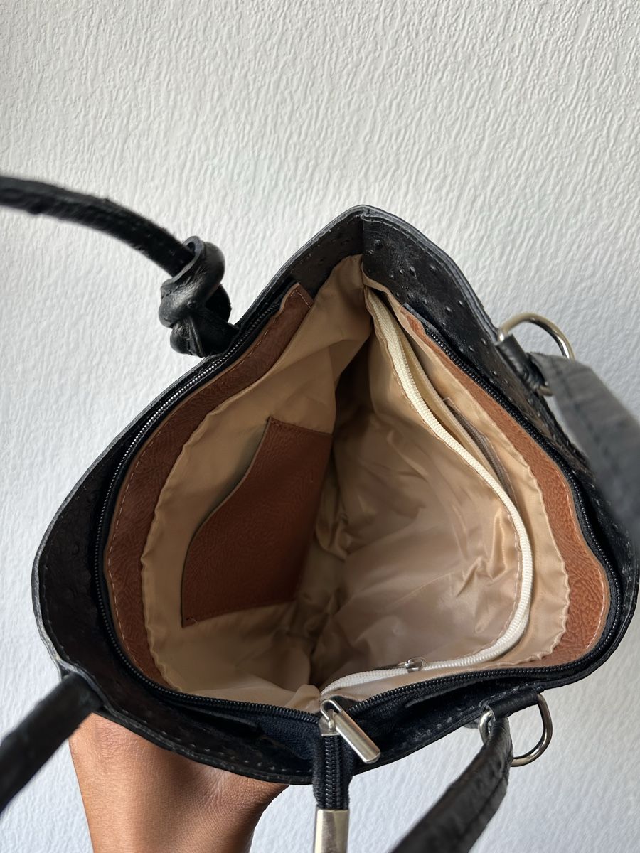 Sacs femmes: Sac à main noir en cuir à reliefs – D'occasion à Yverdon-les-Bains par Laureetlargent 4
