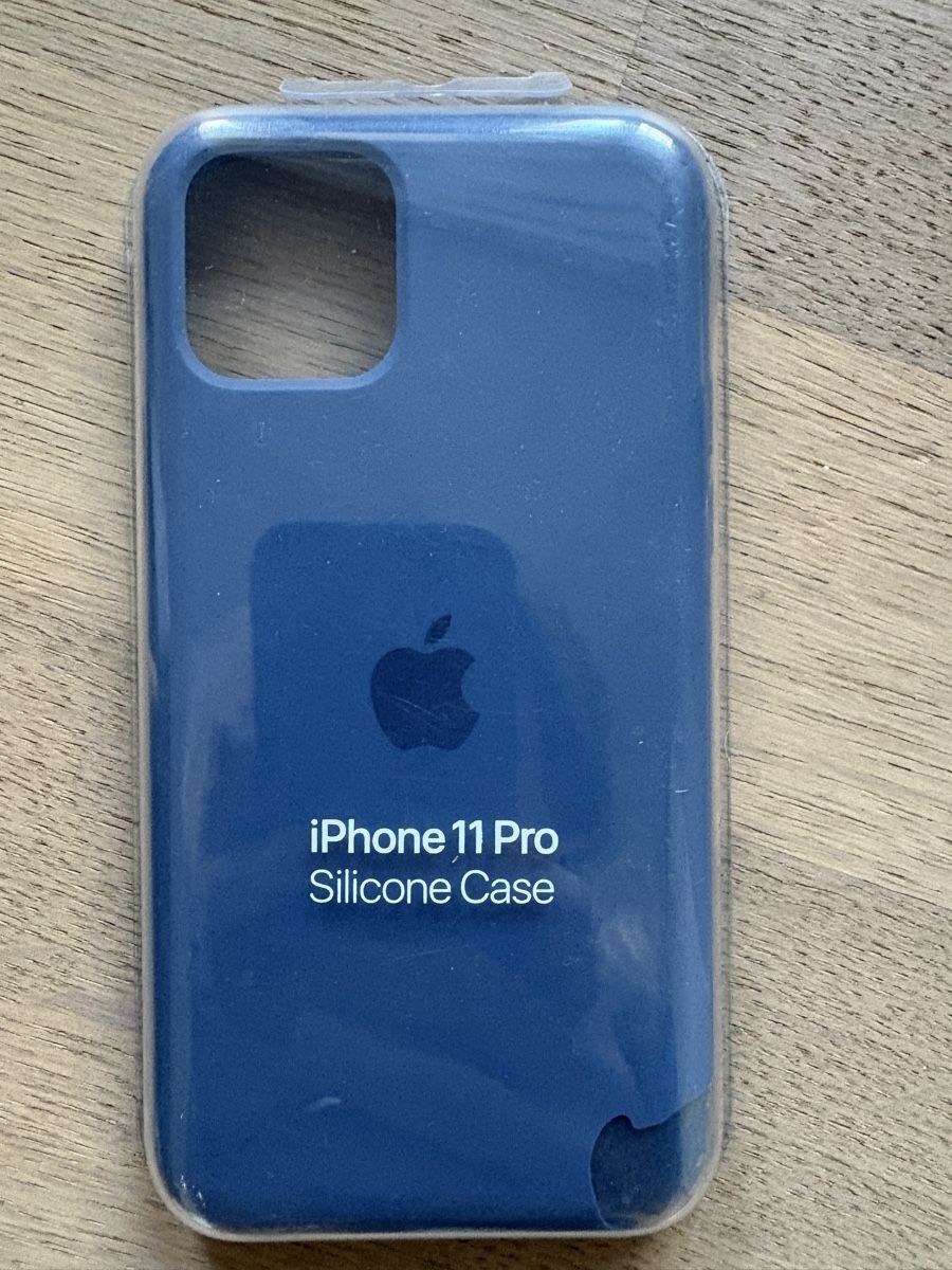 Apple Cover & Protezioni schermo: Apple Silicone Case iPhone 11 Pro – Usato da Bern venduto da Janina.Leandra