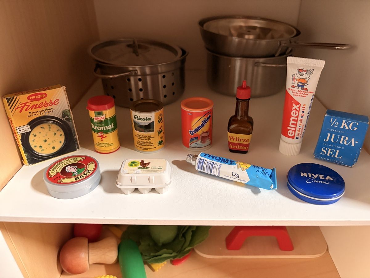 Ikea Giocattoli: Kinderküche mit Zubehör  – Usato da Windisch venduto da Slamit 7