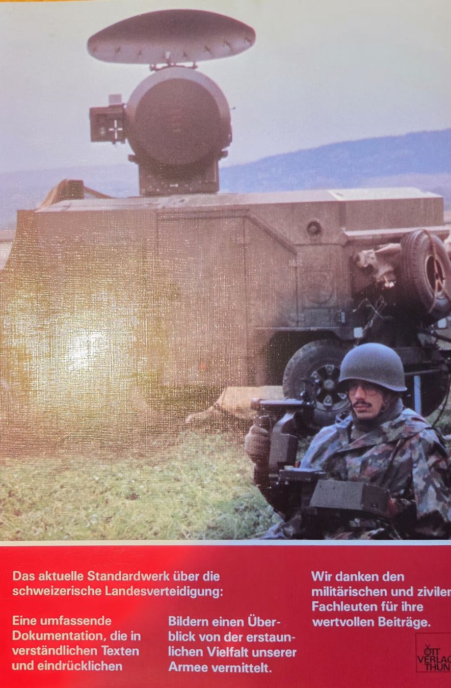 Bücher: Buch der Schweizer Armee – Gebraucht aus Muttenz von MIBLADA 1