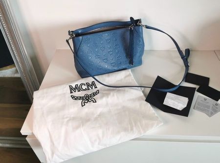 MCM Klara Shoulder Handtasche Monogram Leder Blau
