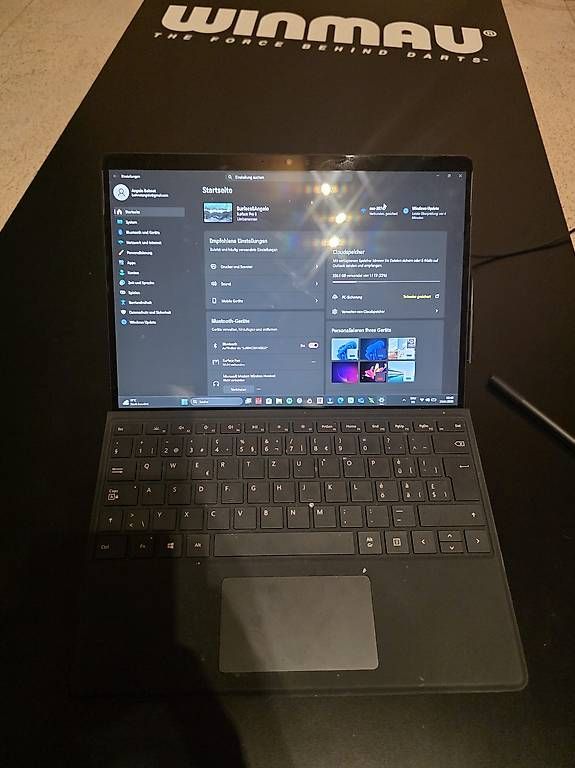 Tablettes PC: Microsoft Surface 8 Pro inkl. Ladekabel uvm. – D'occasion à Röthenbach i. E. par anbo00 2