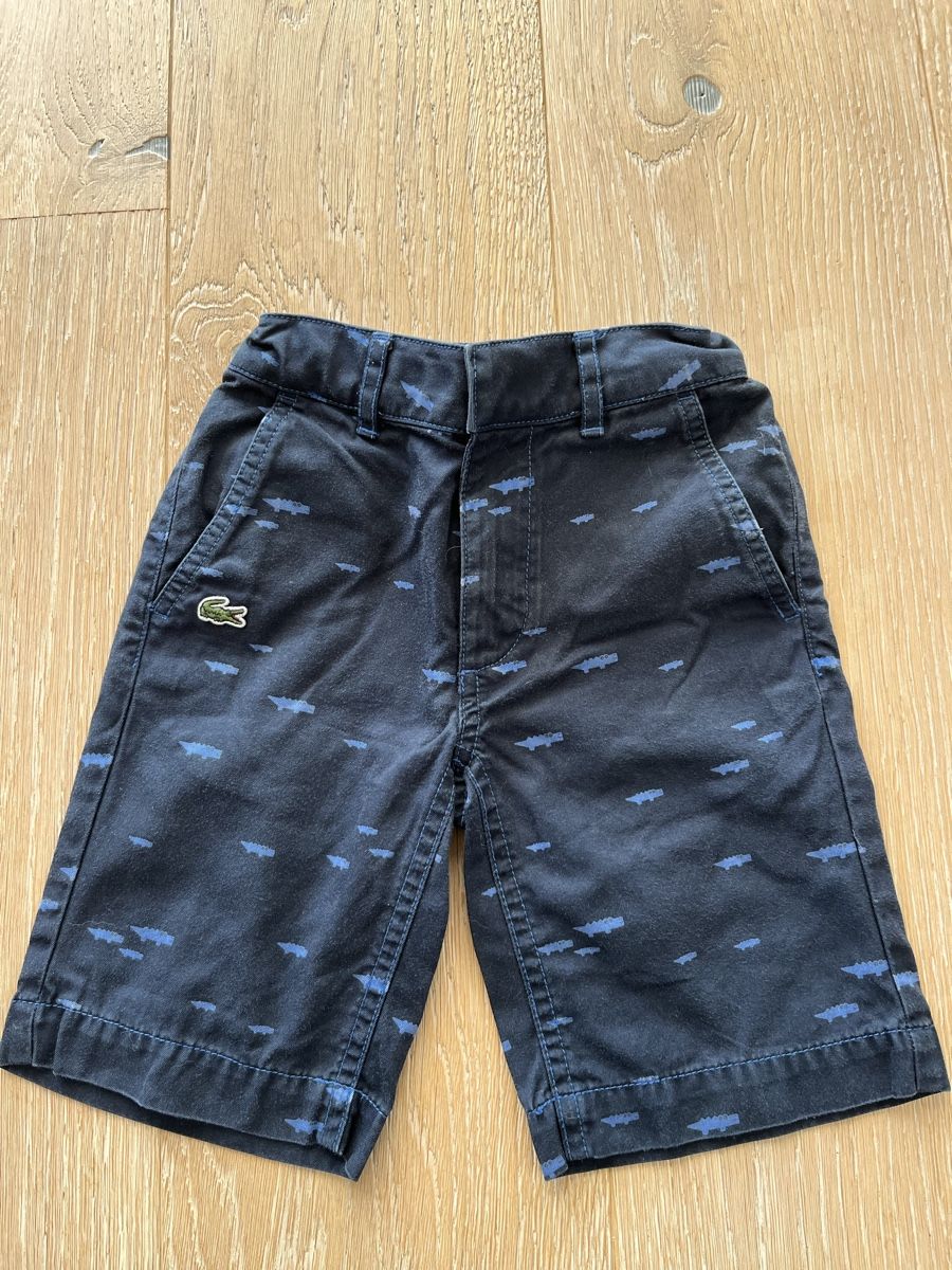 Lacoste Pantaloni: Shorts Lacoste Grösse 116 – Usato da Aarburg venduto da cha_6t8j