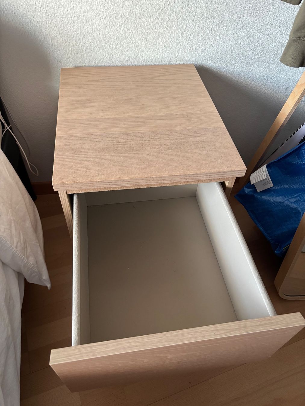 Ikea Tables de nuit: IKEA MALM Kommode mit 2 Schubladen – D'occasion à Baden par pau_shg6 1