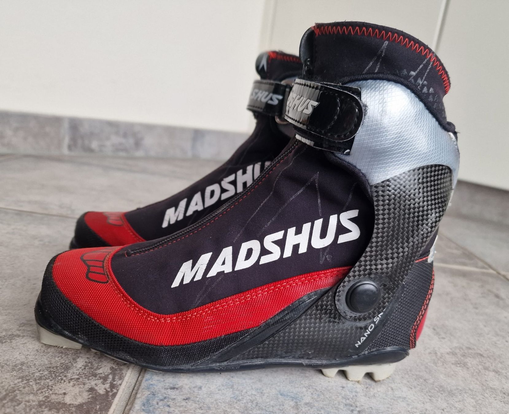 Madshus Scarpe da donna: Damen Langlaufschuh: Mashus Nano SRC Skating Gr. 38 – Usato da Spiez venduto da Ozu