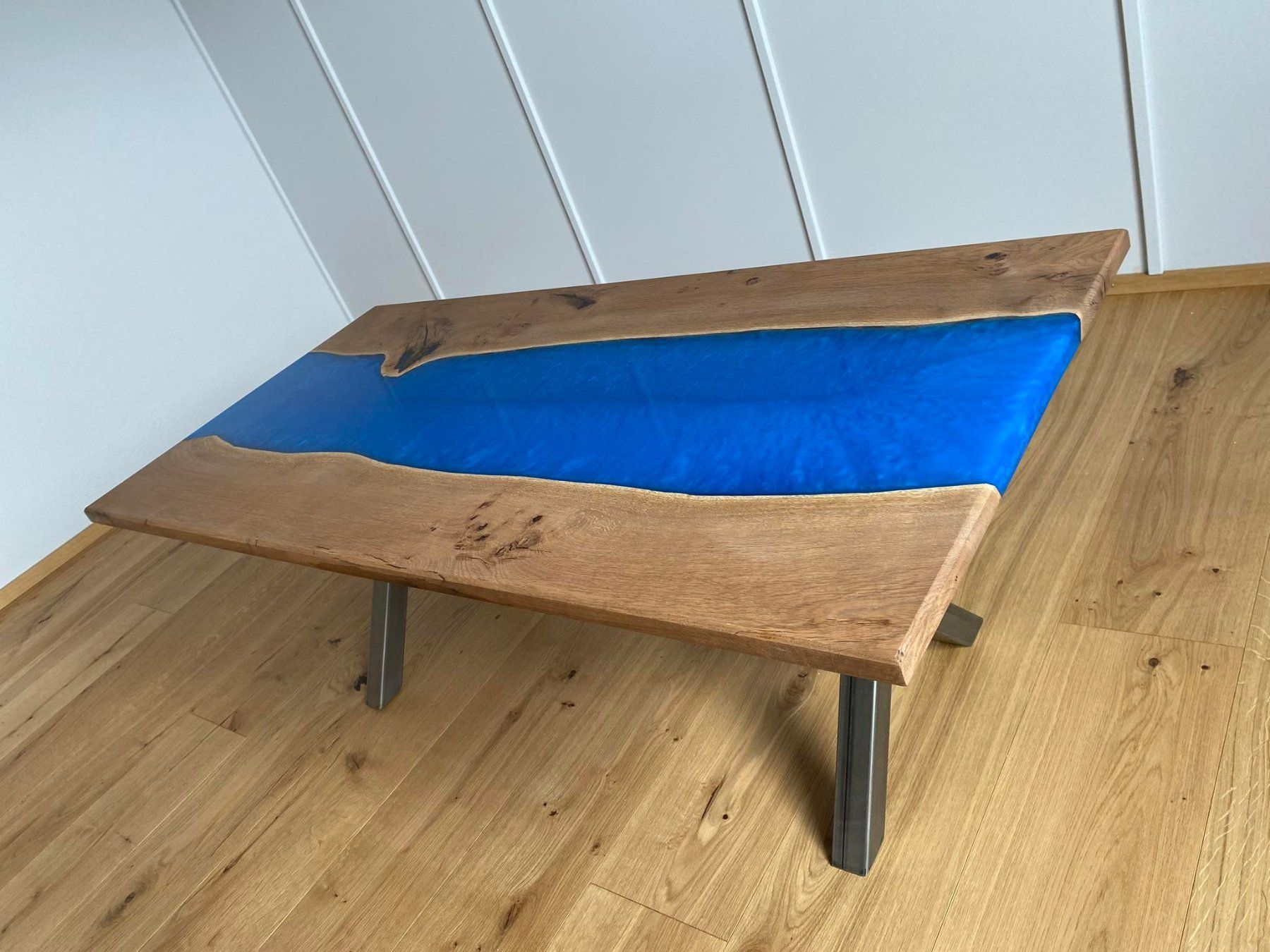 Tavoli: Epoxy Salontisch **River Table Sky Blue Metallic** – Usato da Niederuzwil venduto da gullipulli 4