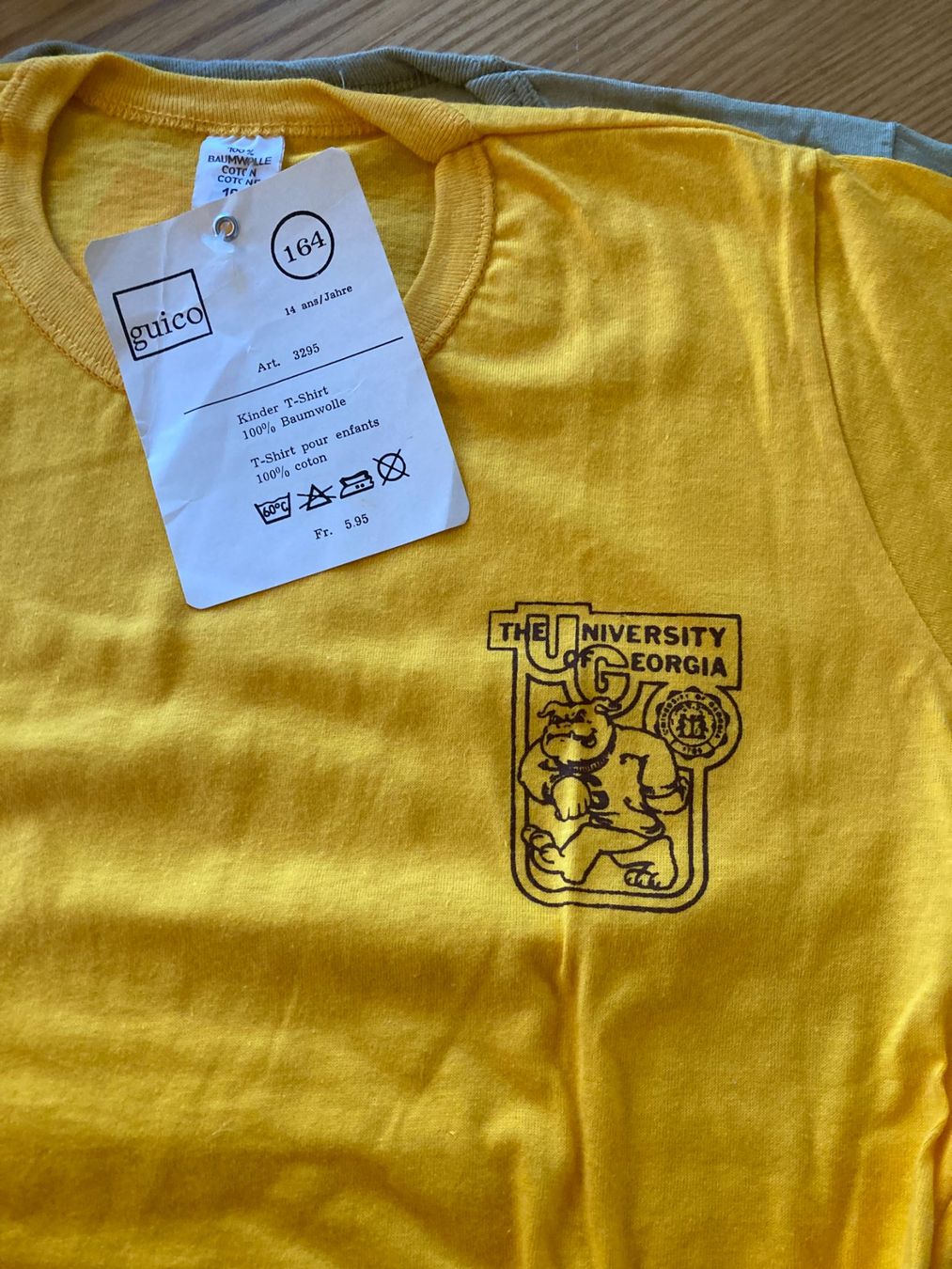 Lotti & Set di vestiti: T`shirt – Nuovo (secondo la descrizione) da Balsthal venduto da dasesaro 2