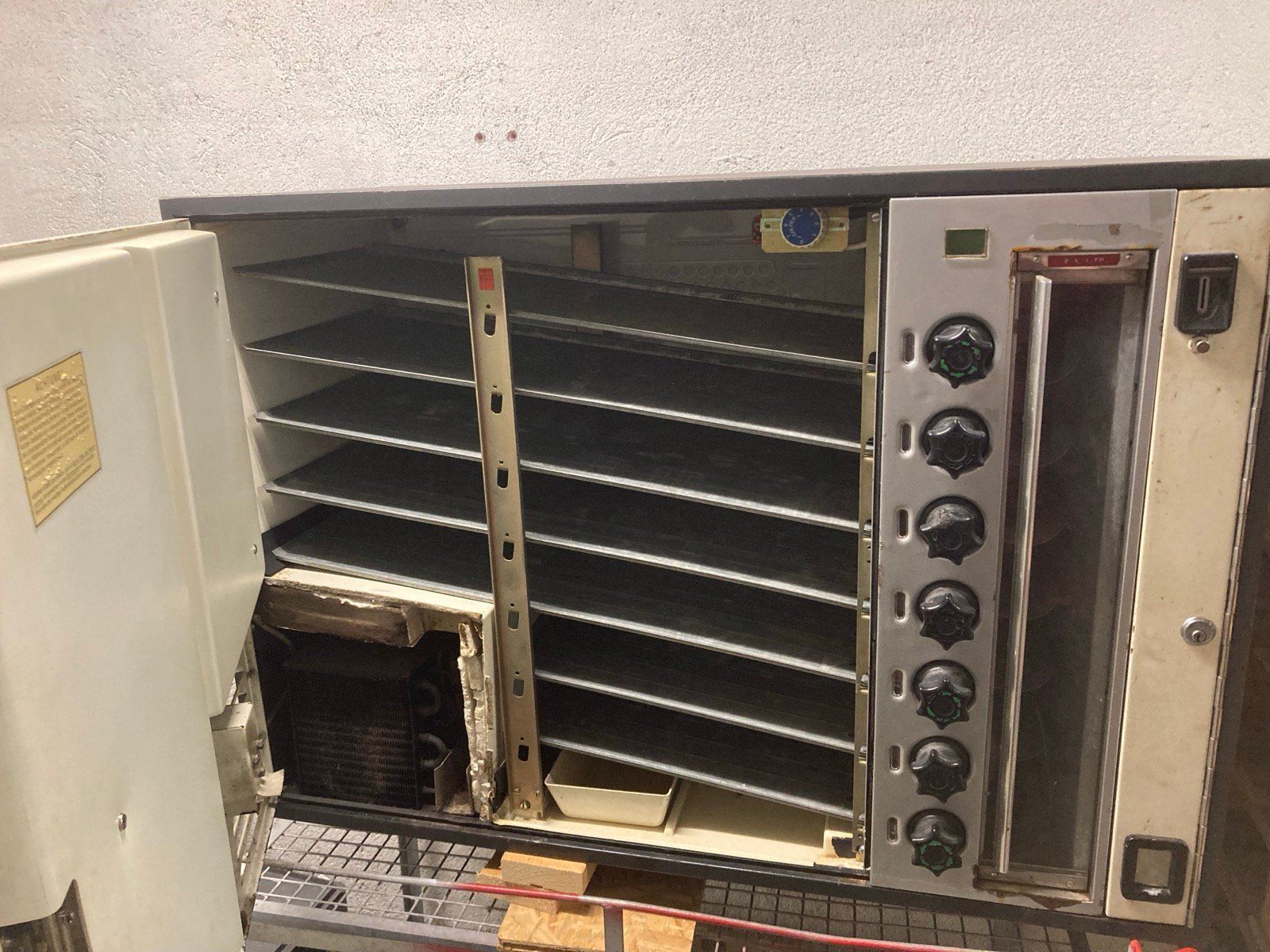 Sonstiges für die Gastronomie & Hotel: Getränkeautomat Vintage – Gebraucht aus Zürich von Pbloechlinger 3