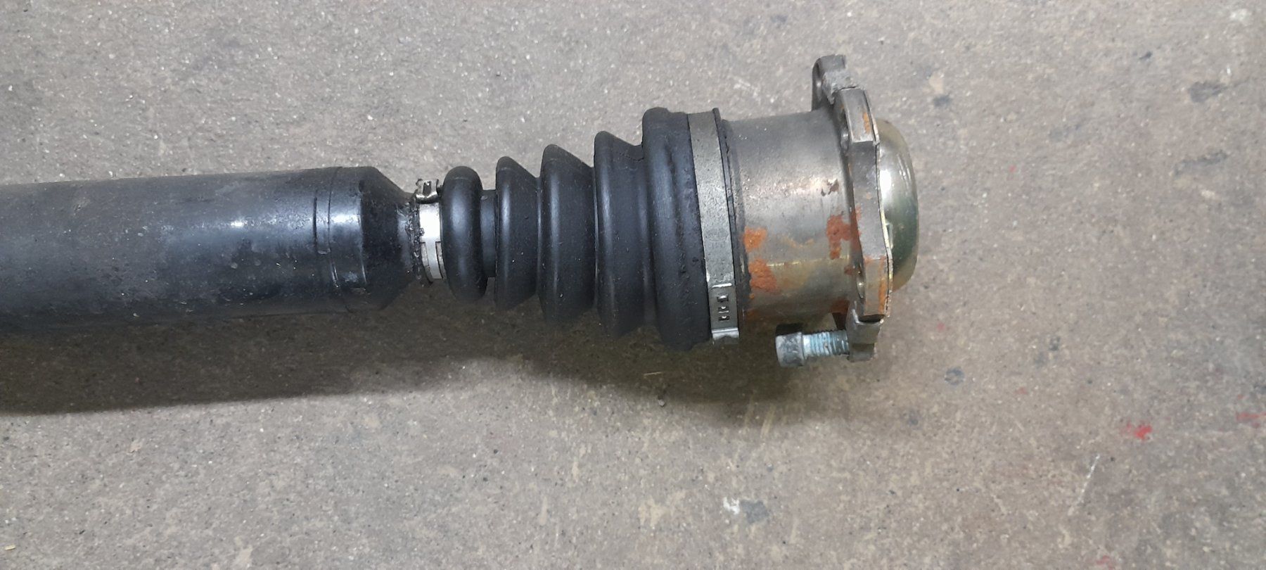 Tutti pezzi di ricambio auto: Antriebswellen Golf4 1.8T – Usato da Cham venduto da vento9 6