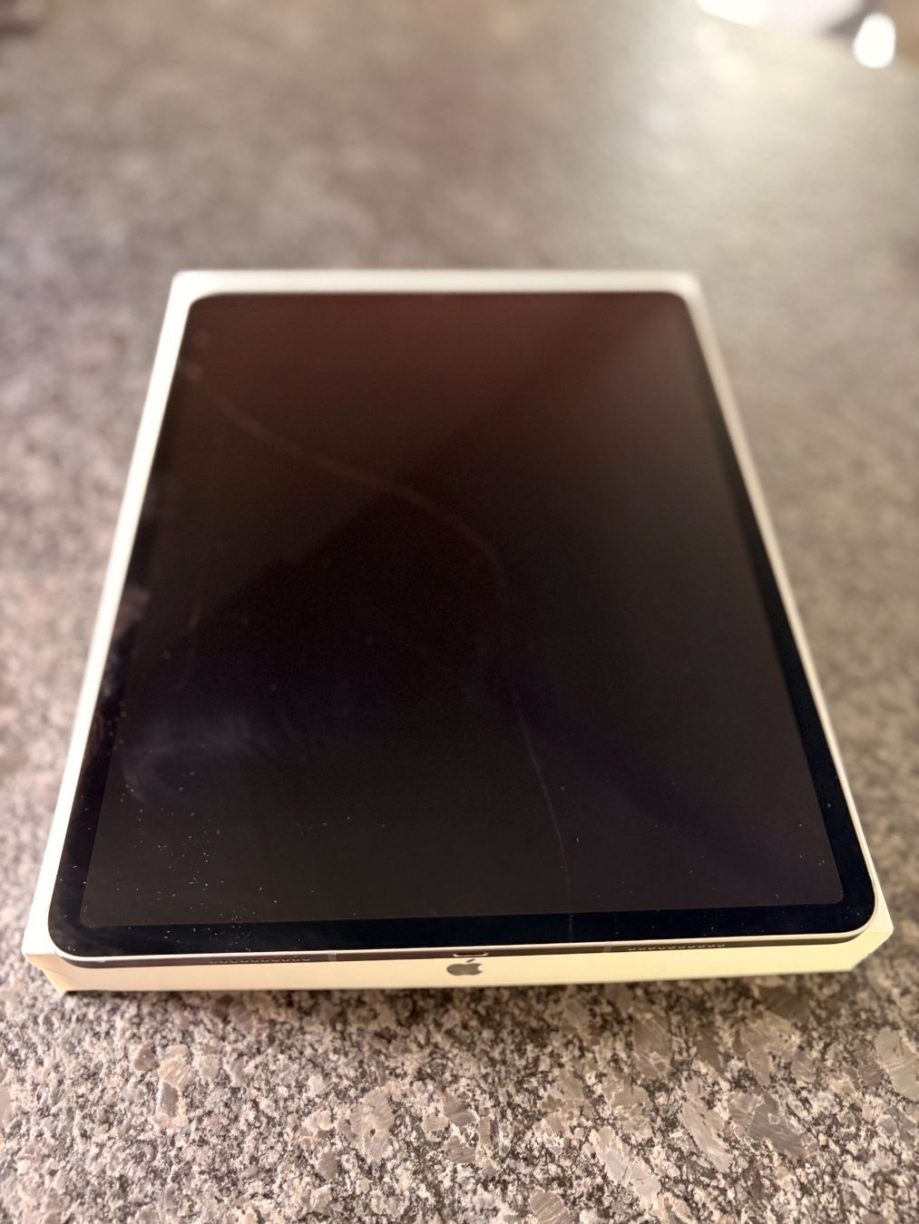 Apple Tablet PC: iPad Pro 12.9, 6th Gen, WLAN/Cell+MagicKB, Display Schaden – Usato da Wolfhausen venduto da vins_zh 4