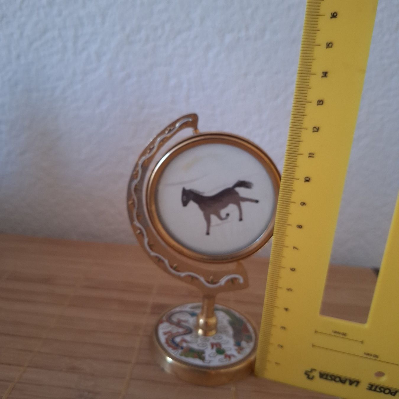 Tutte le decorazioni: Chinesischer Vintage Tischständer, Pferd – Usato da Winterthur venduto da Goldpipau 9