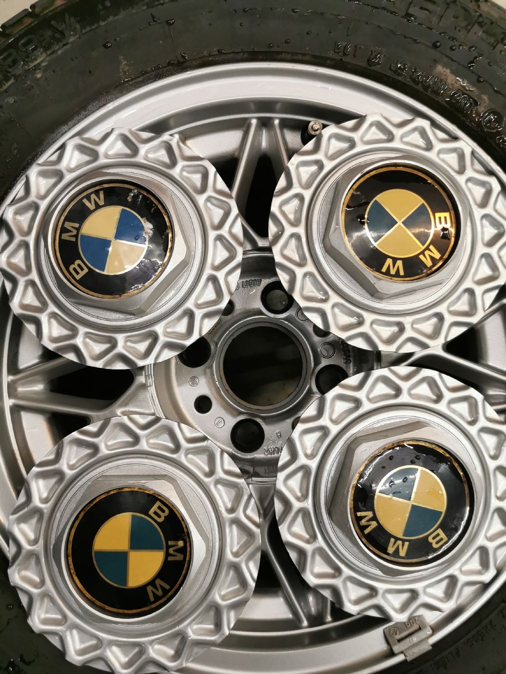 BMW Cerchioni: BMW e30 Kreuzspeichenfelgen 4x100 – Usato da Altstätten SG venduto da zickzack04 5
