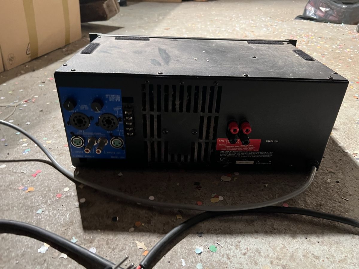 Qsc Verstärker: QSC Model 1700 Power Amplifier – Gebraucht aus Turtmann von MrStony4 1