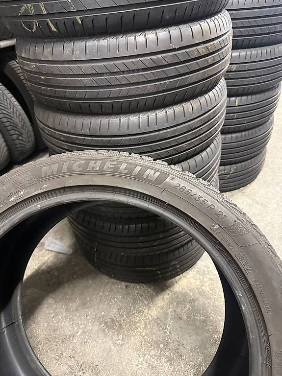 Pneumatici & Ruote complete: 285/35R21 Winter Michelin 2x – Usato da Pratteln venduto da goe_q6c9