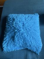 Blaues Flauschi Kissen