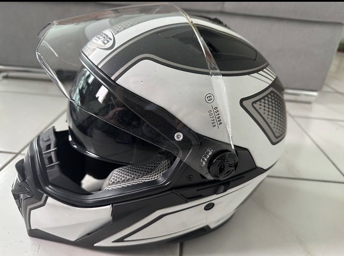 Caschi & visiere: Vendo casco S – Usato da Minusio venduto da mel_2xtw