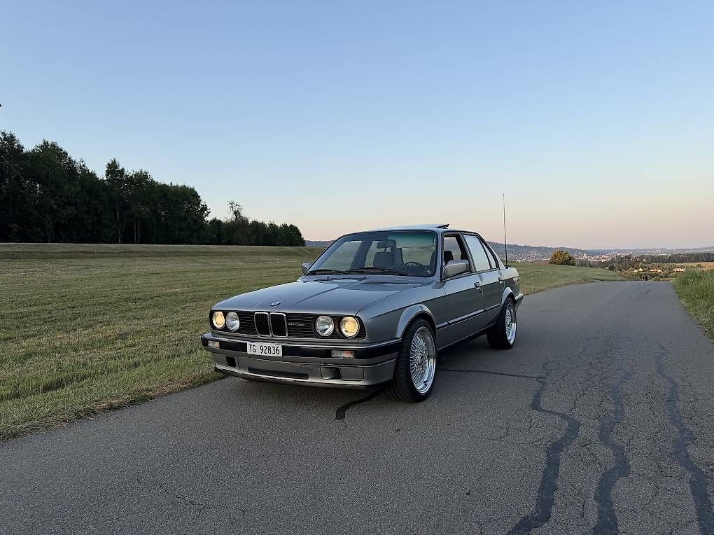 BMW Automobili: BMW E30 316i  Lachssilber, MFK 18.08.2025 – Usato da Amlikon-Bissegg venduto da Bryan_05