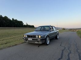 BMW E30 316i  Lachssilber, MFK 18.08.2025