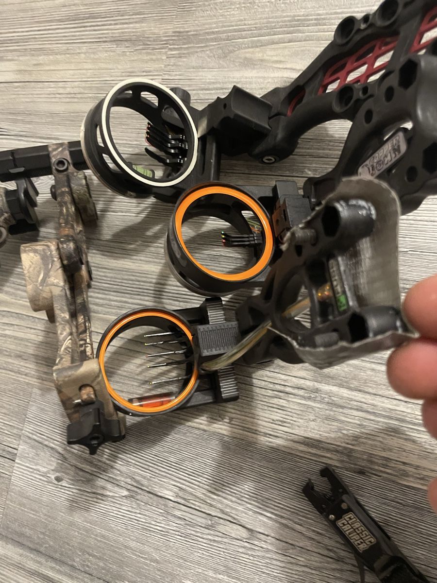 Hoyt Tiro con l'arco: Zwei Compound Bögen mit Zubehör – Usato da Aarburg venduto da tob_xh5y 8