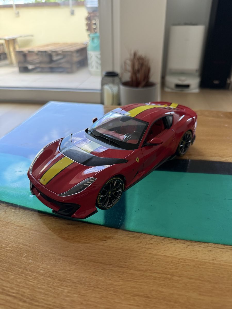 Bburago Modellini d'auto: Bburago Ferrai 812 Competizione – Usato da Dübendorf venduto da bay_yg29