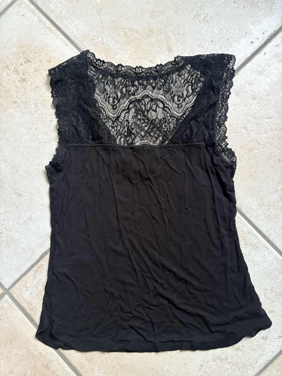 H&M Tops: Top mit Spitze – Gebraucht aus Ricketwil von Lady_of_Glenmore 2