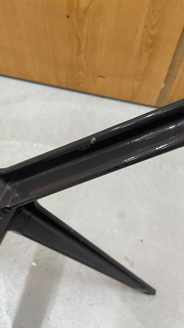 Altri mobili: Tischgestell im Eames-Stil – Usato da Basel venduto da Balthazara 4