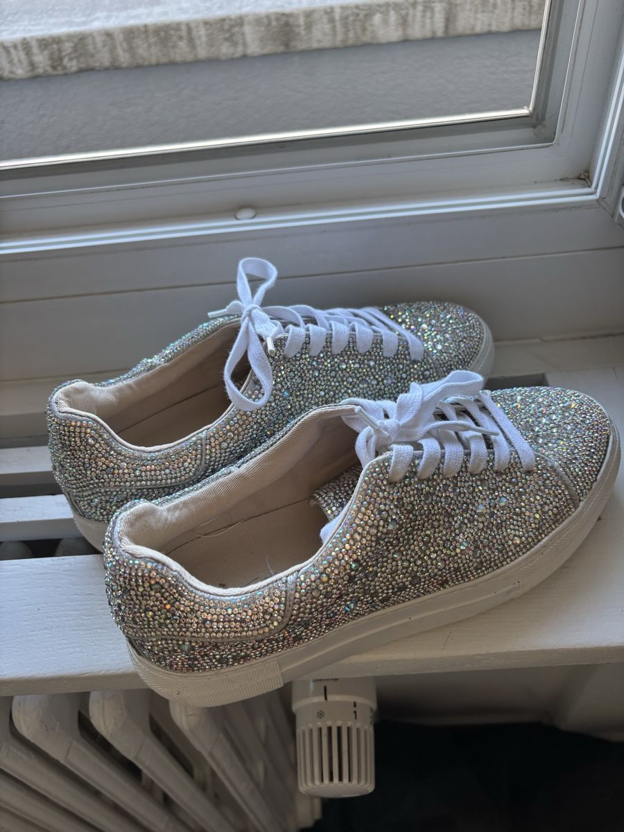 Chaussures femmes: Betsy Johnson rhinestone platform sneakers size 39 – Neuf (Voir description) à Zürich par rya_dqj9 1