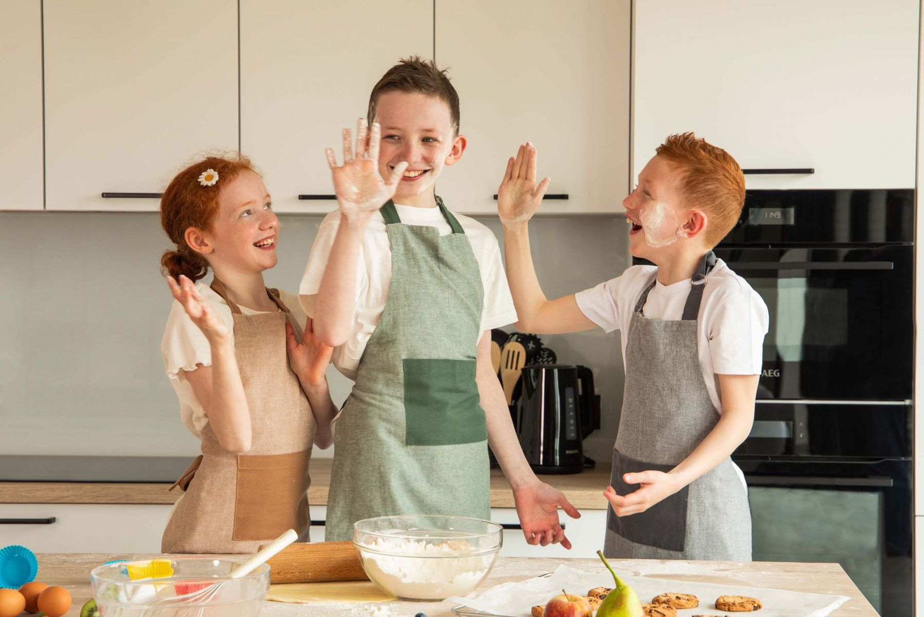 Schürzen: Kinderschürze CHAMBRAY – Neu und originalverpackt aus Bremgarten AG von simpliCH 2