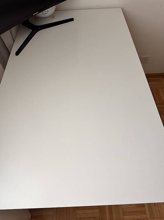 Scrivanie: IKEA TRoTTEN Schreibtisch – Usato da Neuenhof venduto da lpa_j6rr 1