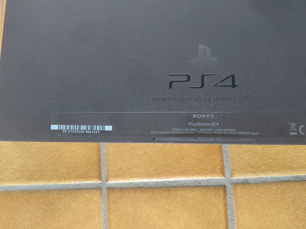 Sony Konsolen: PS4 Playstation 4 (CUH-1116A) – Gebraucht aus Wohlen AG von gnabbr 1