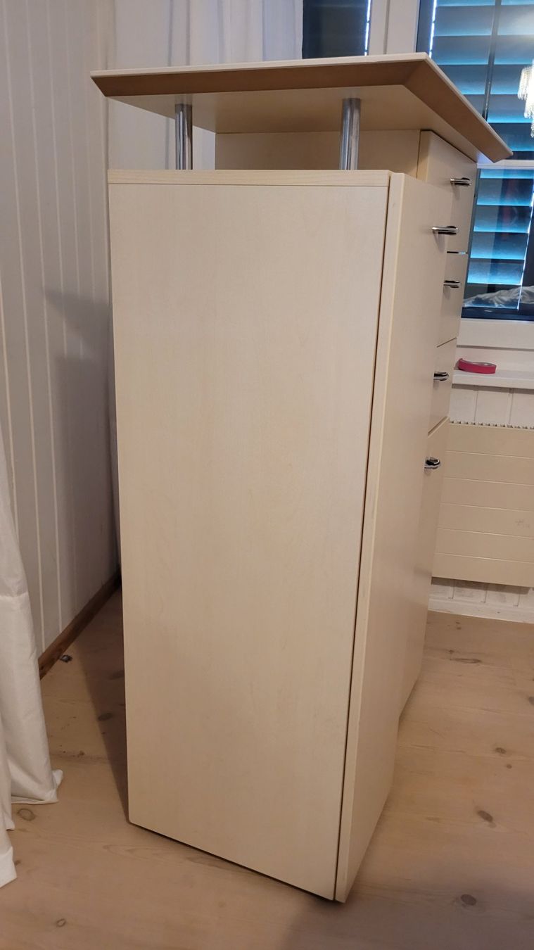 Pfister Cassettiere: Kommode / Schrank – Usato da Rafz venduto da Stone323 3