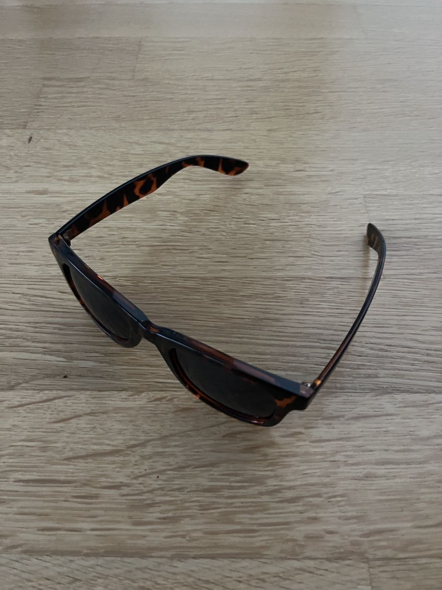 H&M Occhiali & Lenti: Lunettes soleil – Usato da Neuchâtel venduto da Ariane_vn00 1