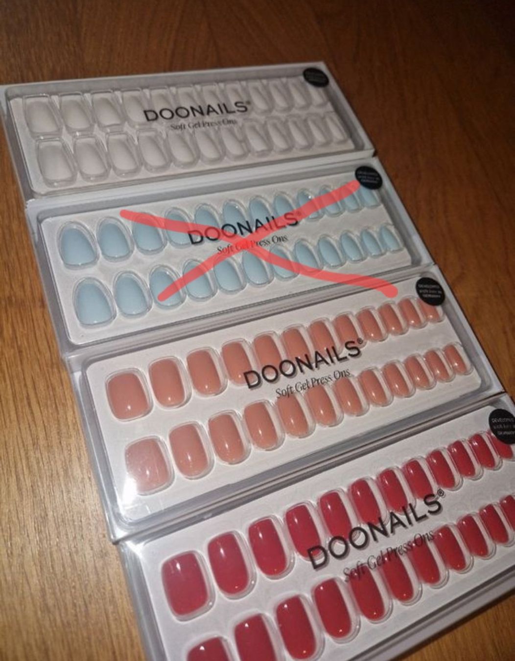 Unghie finte: 3x Doonails Press on Nails in 3 Farben - ungeöffnet – Nuovo (secondo la descrizione) da Fislisbach venduto da mgr_yy8b