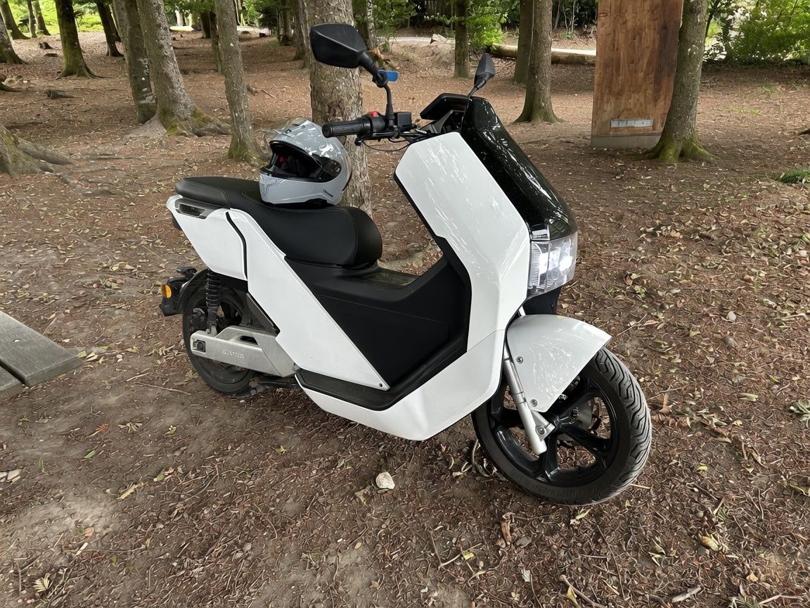 Scooter: Elektroroller Weiss, Marke/Modell: Ecooter E5, occasion – Usato da Utzigen venduto da Stephan_Cs