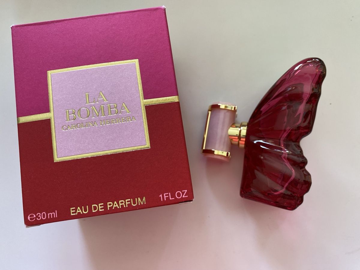 Carolina Herrera Profumi & Eau de Toilette: Carolina Herrera La Bomba 30ml – Nuovo e nell'imballaggio originale da Bouveret venduto da wes_7zll