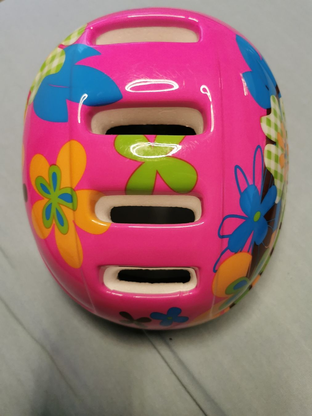 Caschi: Neuwertiger Mädchenvelohelm mit Blumenmuster – Usato da Weiningen ZH venduto da angebot05