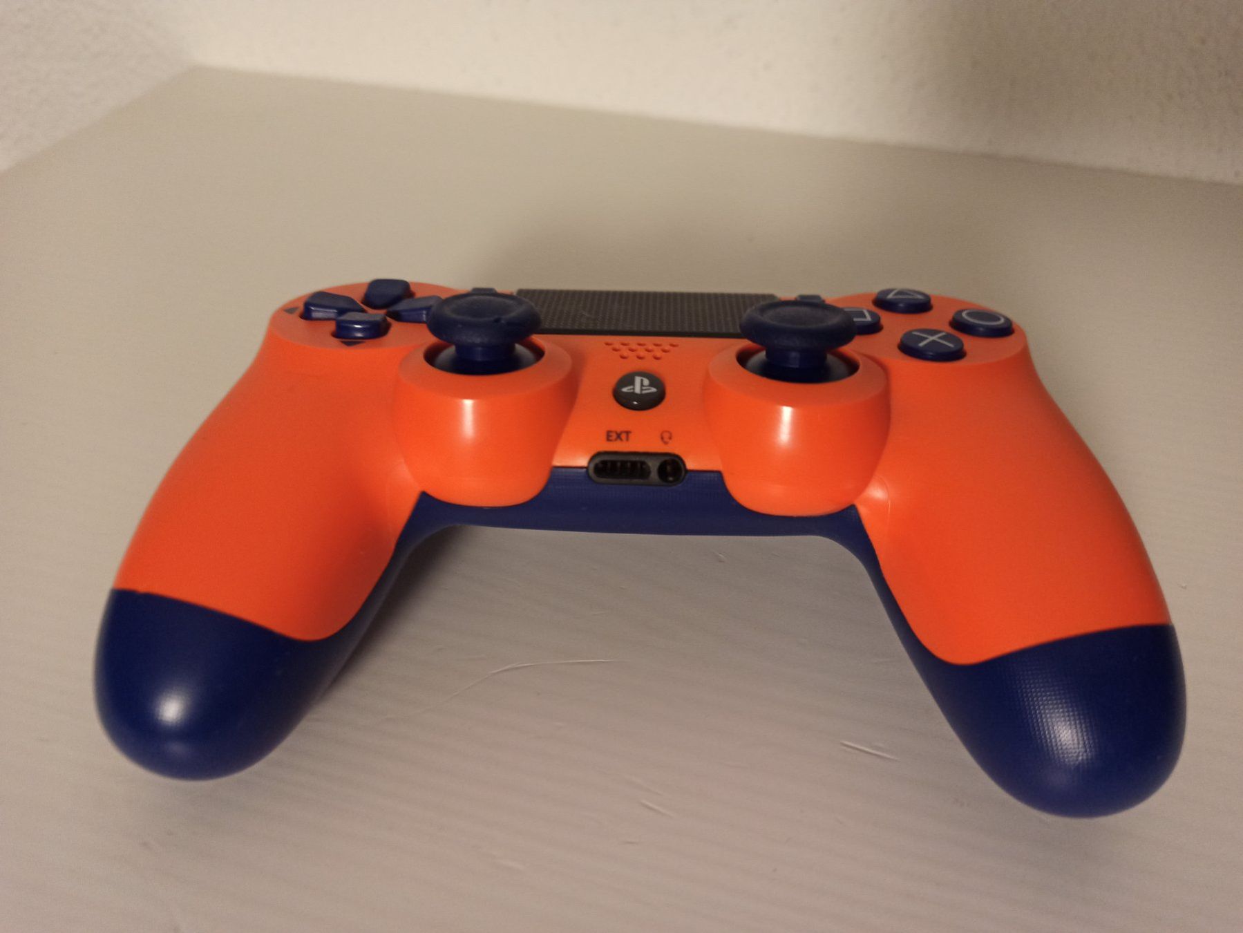 Controller: Original Controller Sony PS4 DualShock 4 Sunset Orange V2 – Usato da Oberweningen venduto da mar_87mx 2