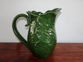 Grüner Krug im Weinblatt-Design von Leopold Hall - Höhe 20cm