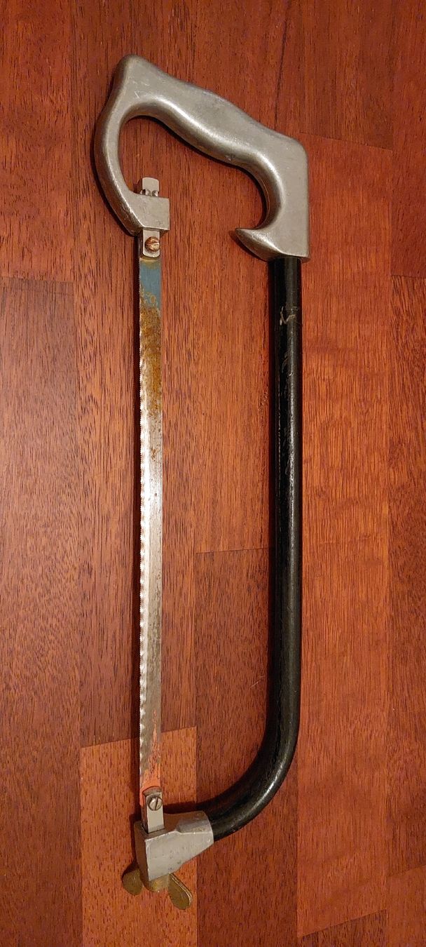Sägen: Hacksaw with Metal Handle Used Condition 40cm – Gebraucht aus Vevey von kowabunga